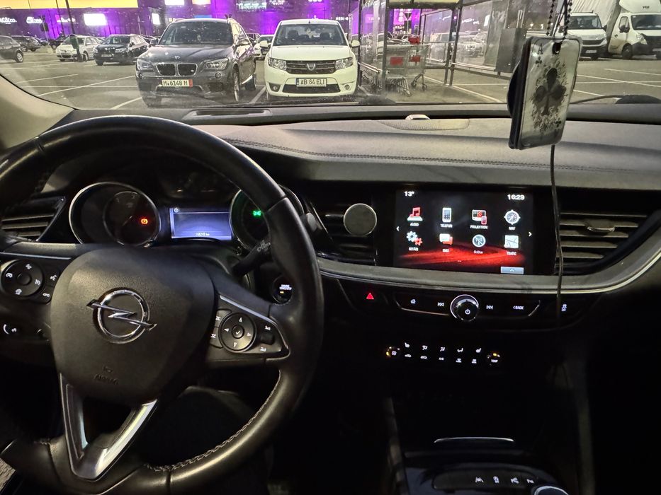 Opel Insignia Grand Sport 2018 • 1.6 Diesel • Economă