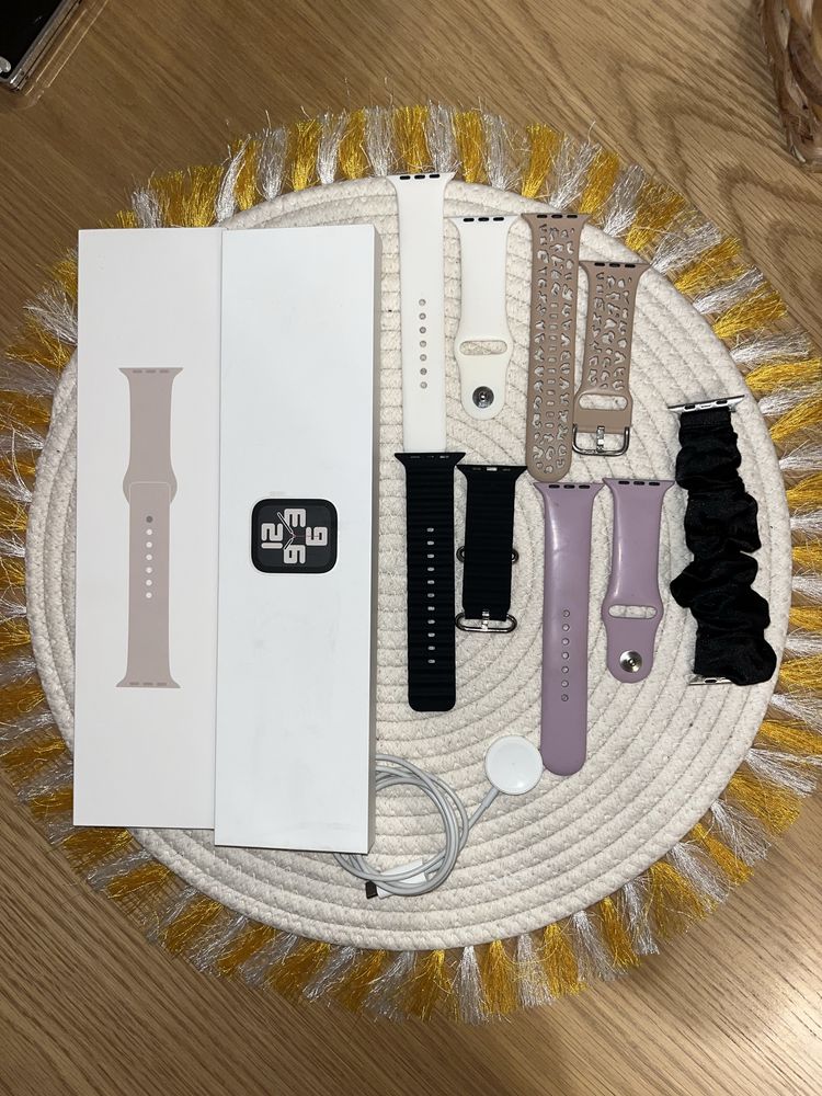 Apple Watch SE (GPS) (2nd Gen) 44mm