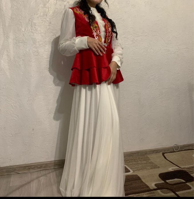 Платя белое на узату