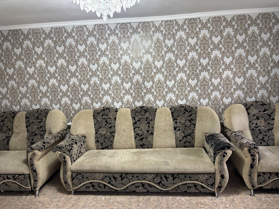 Срочно продам диван тройка