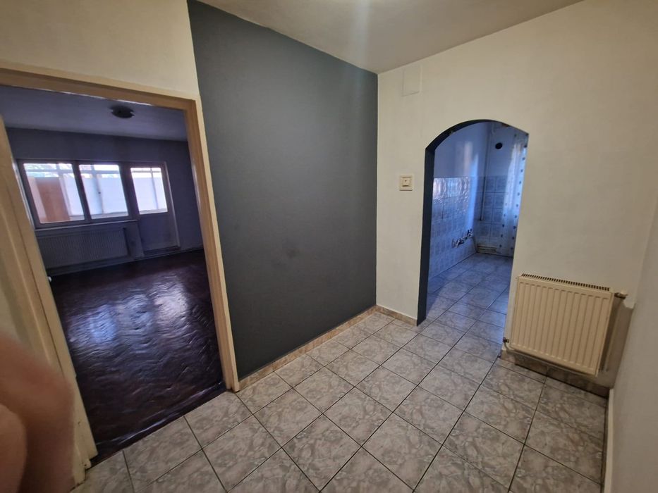 Vând apartament bloc k2