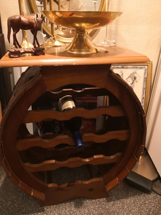 Винарни, стойки за вино