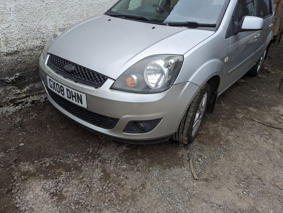 Bara fata aripa capota far Ford Fiesta