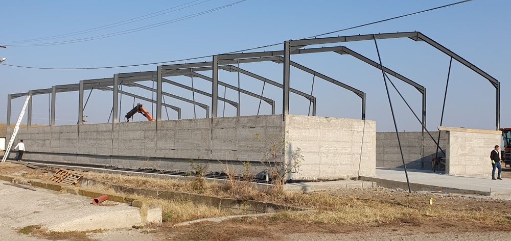 Vand hale metalice la cele mai bune preturi