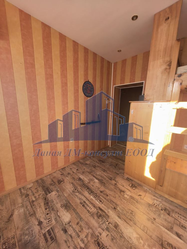 Продава се Етаж от къща в Шумен, Пожарната - 90 кв.м за 2034 €/кв.м - Снимка #2