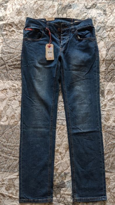 Нови дънки Lee Cooper и Trussardi