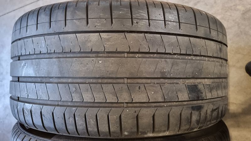 325/35/22 PIRELLI 2бр