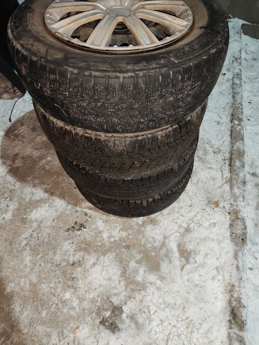 Продам резину на дисках с колпаками R14 липучка