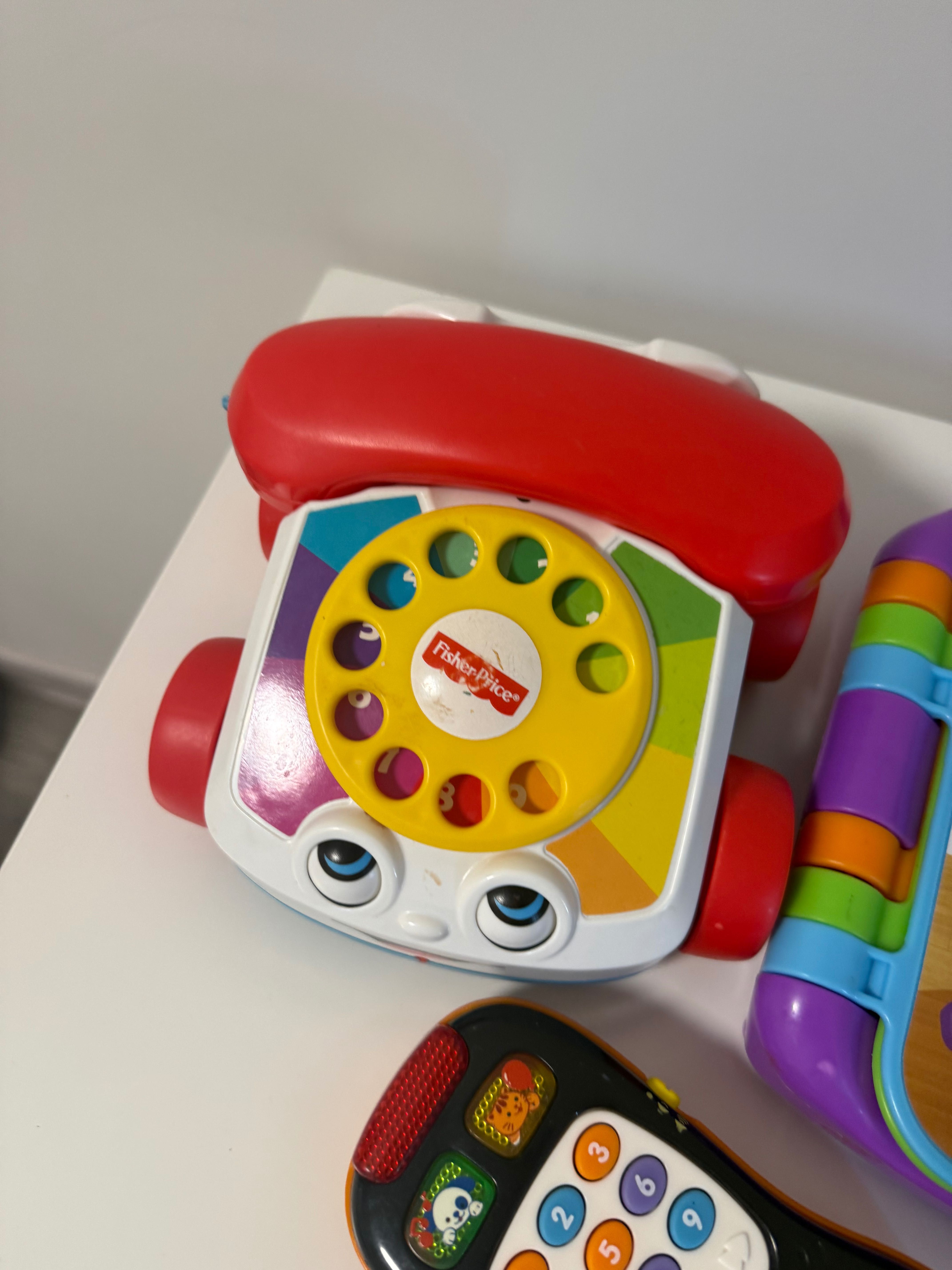 Fisher price книжка плус телефон и касичка сет в добро състояние