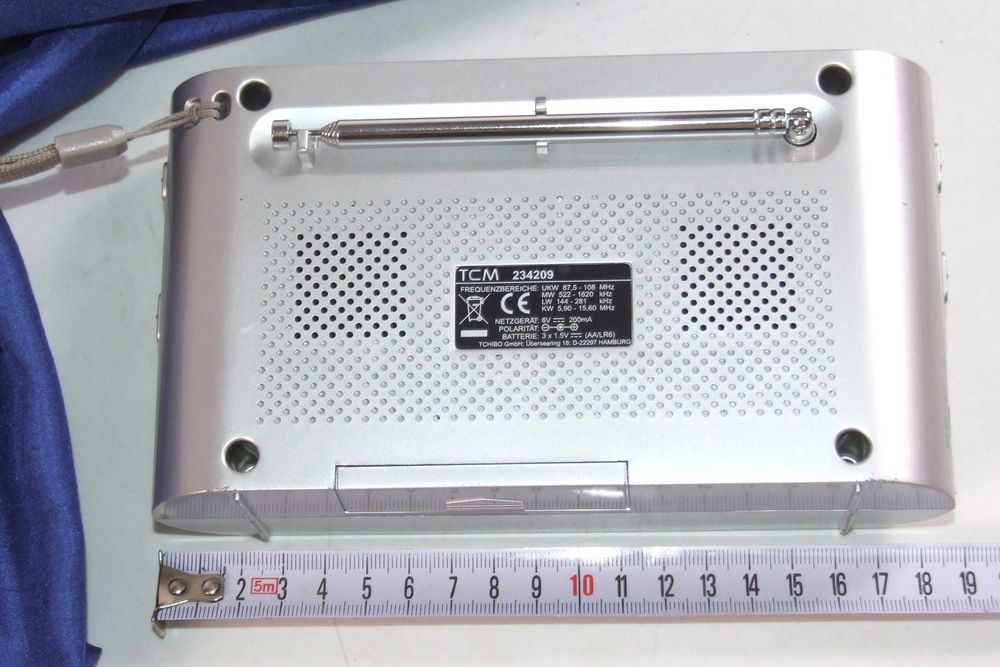 Radio Ceas TCM, Made in Germany, 220 V sau baterii, 4 lung. unda, NOU