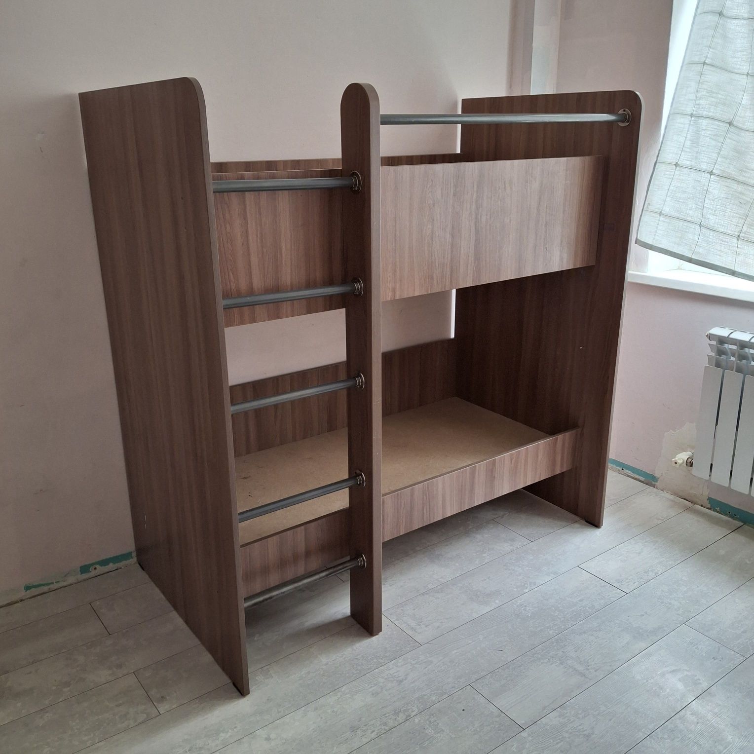 Продам двухярусную детскую кровать в отличном состоянии