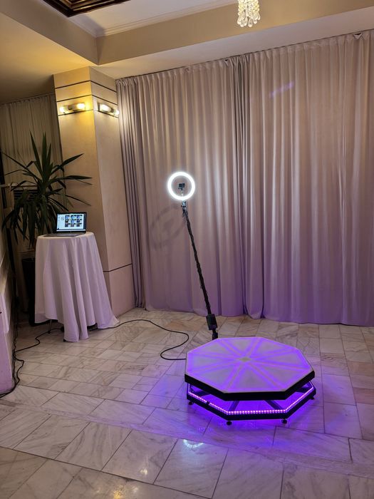 Platformă 360 video booth