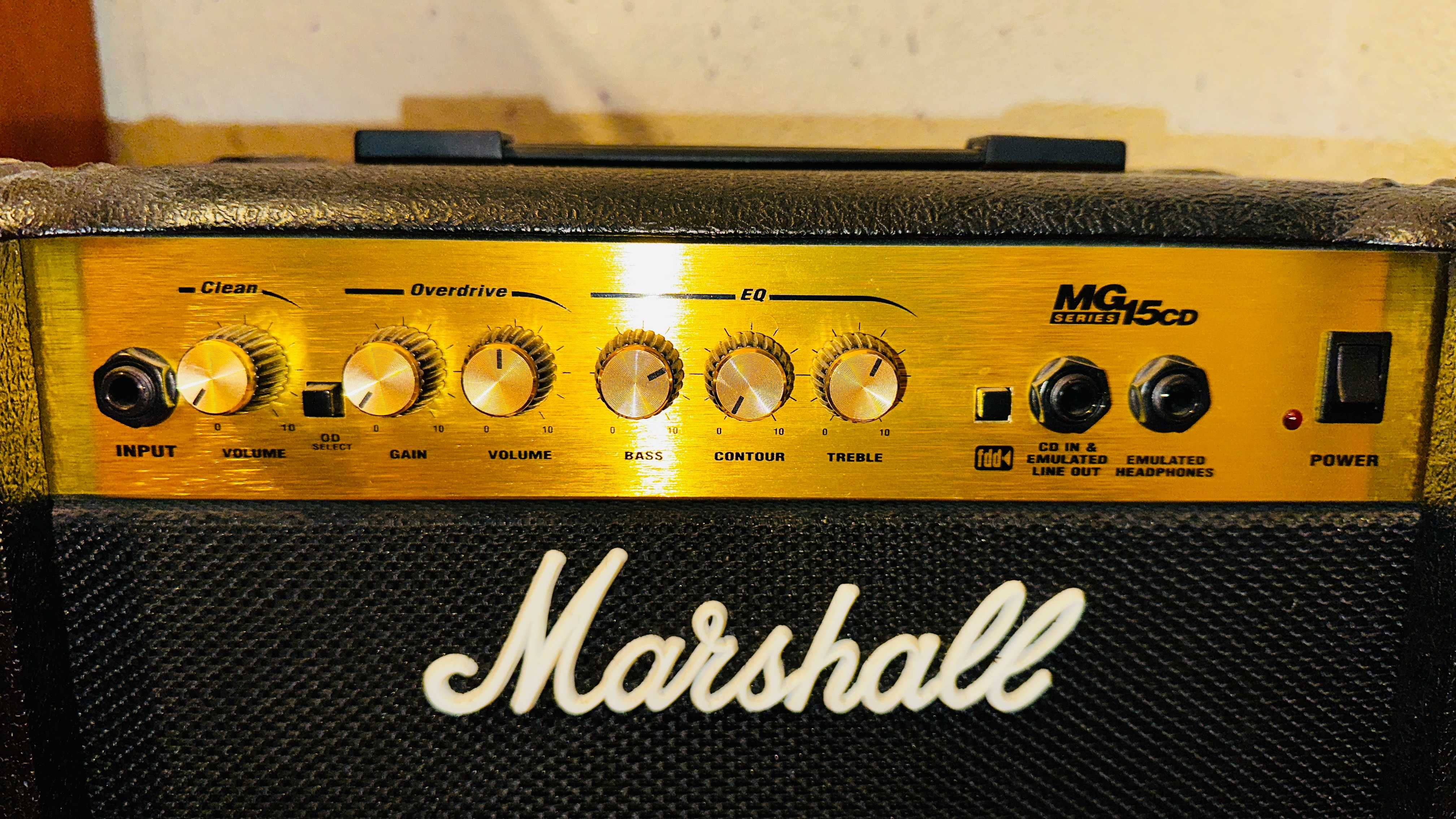 Китарно кубе Marshall MG15CD 15 Watt 8 Inch Guitar Practice Amplifier