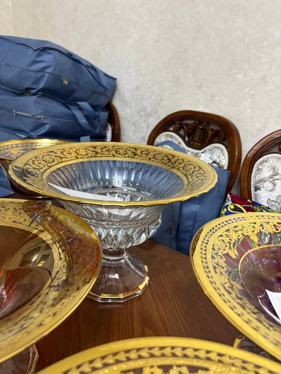 Багема Италия оригинал
Италия оригинал завод
6+2+2+1=1700$ 
прозрачный