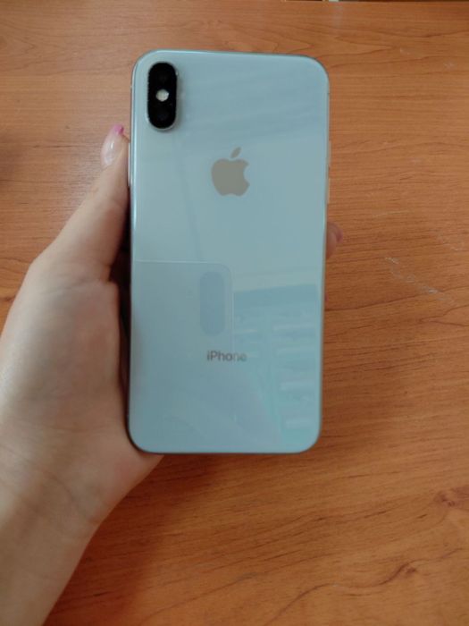 Iphone x.