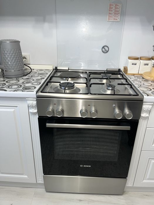 Отдельностоящая плита Bosch