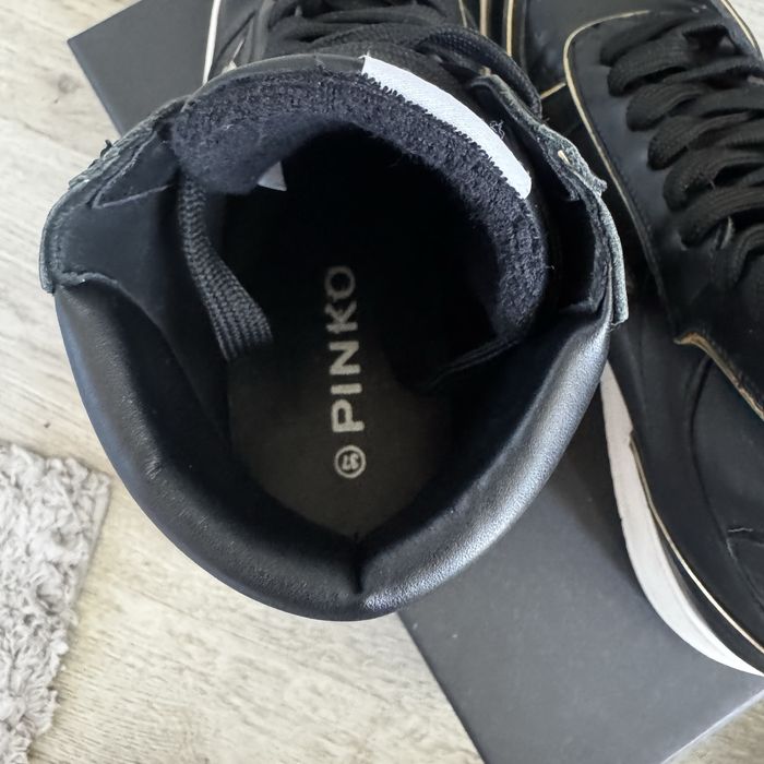 Нови боти Pinko отгинални от Италия