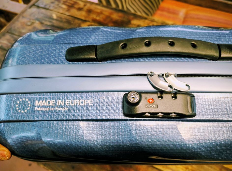 Куфар кабина Samsonite C-Lite Spinner (4 колела) 55 cm
C-Lite Spinner