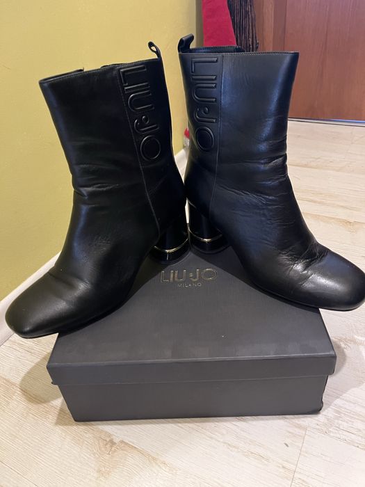 Обувки и боти по 20 лв.