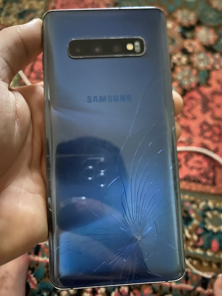 Samsung S10 с гарантией