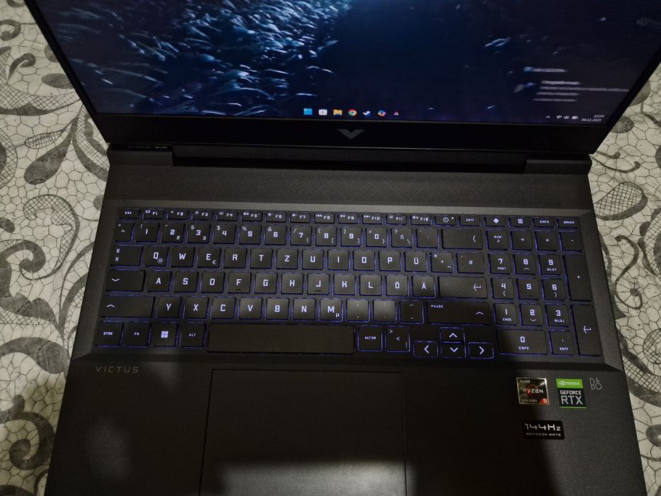 Laptop Gaming HP Victus+ PlayStation 5/ Schimb