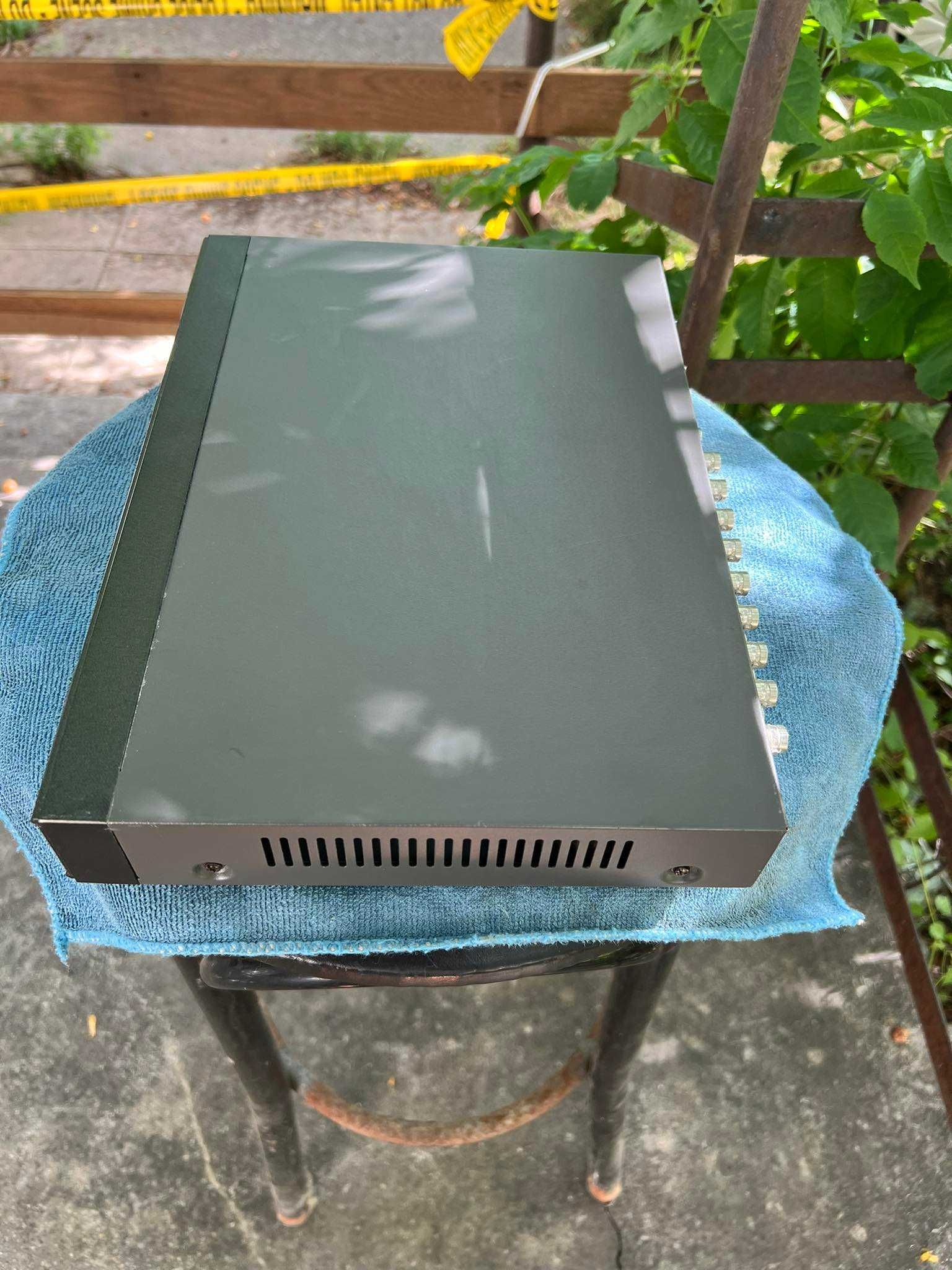 DVR Hikvision DS-7216 HVi-ST/SN