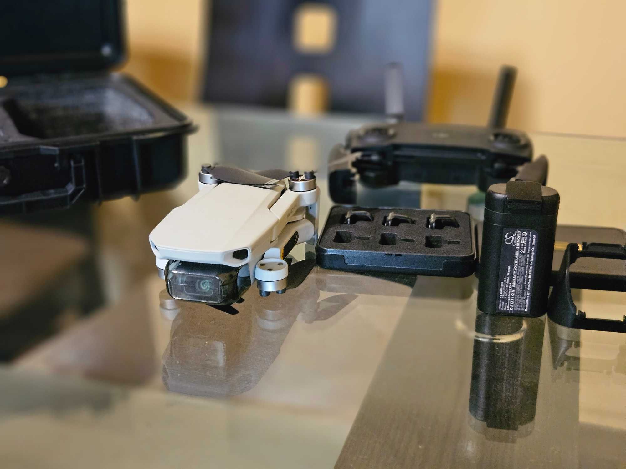 DJI Mavic Mini със кейс за съхранение