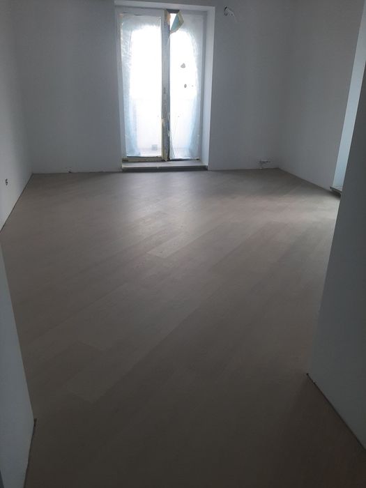 Montator parchet laminat si stratificat