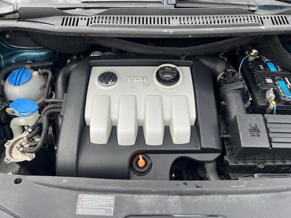 VW TUARAN 1.9 105 кс.2006г.код на мотора AVQ