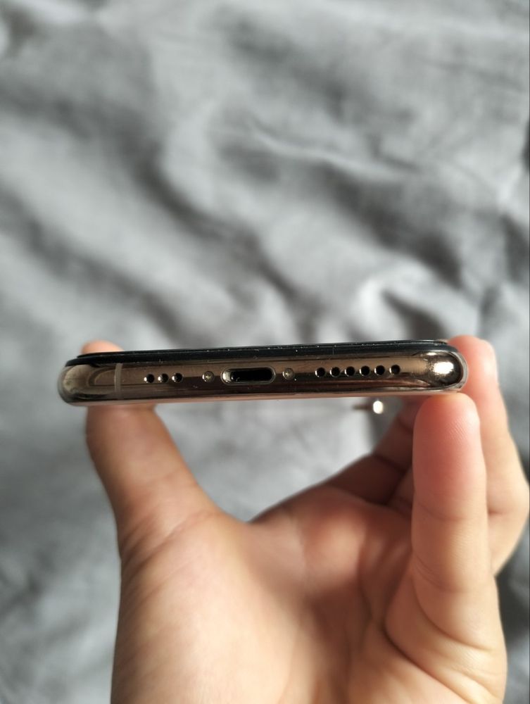 Iphone Xs holati zor