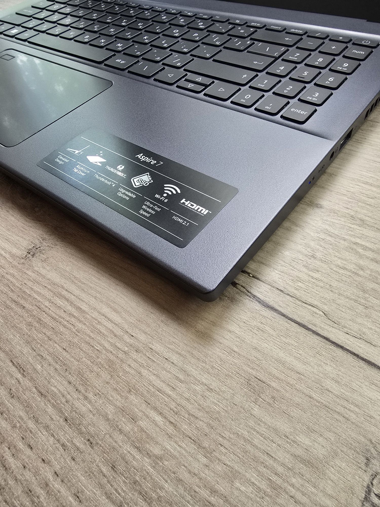 Acer Aspire 7 A715-76G