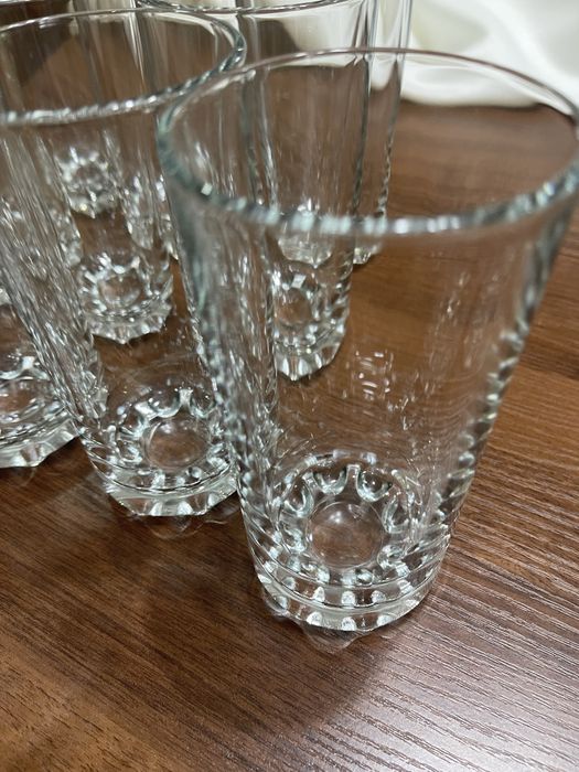 Высокие бокалы, стекло