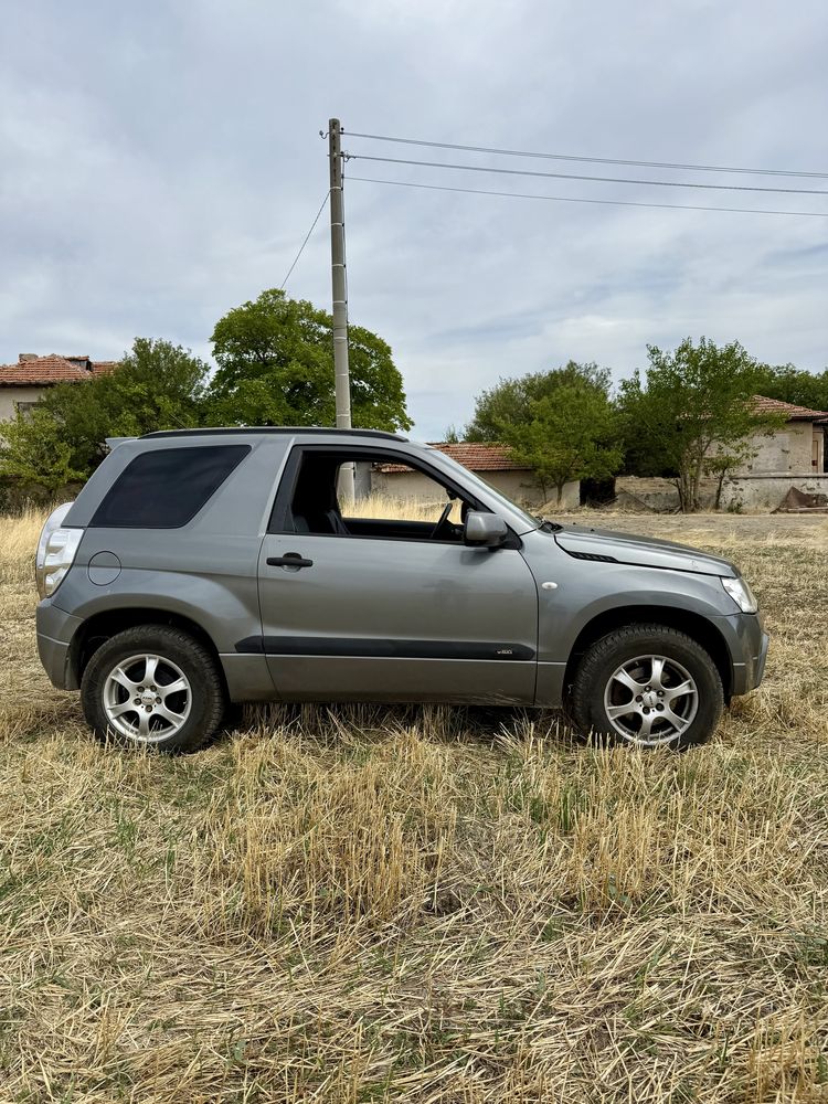 Джип Suzuki Grand Vitara къса база