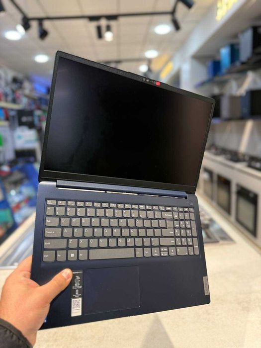 Lenovo Ideapad 1 i5-1335U/DDR4 8GB/SSD NVME 256GB/Display 15'6 FHD IPS
