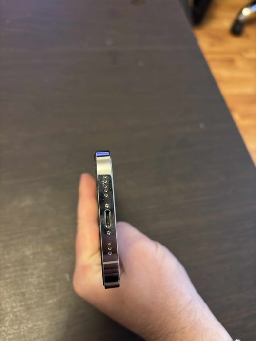 iPhone 14 Pro, model America cu eSim