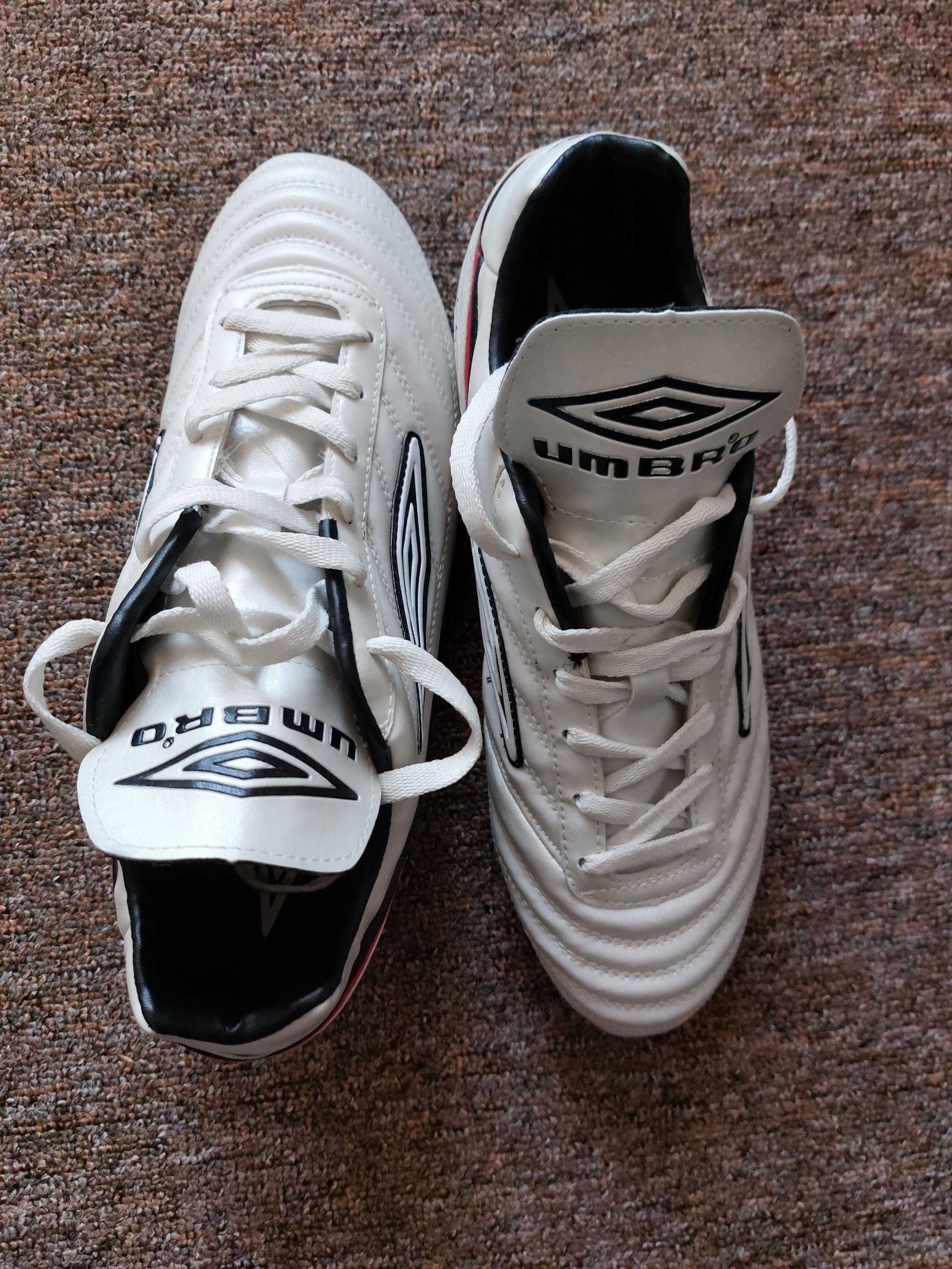 UMBRO Бутонки за футбол 41 EU Безплатна доставка
