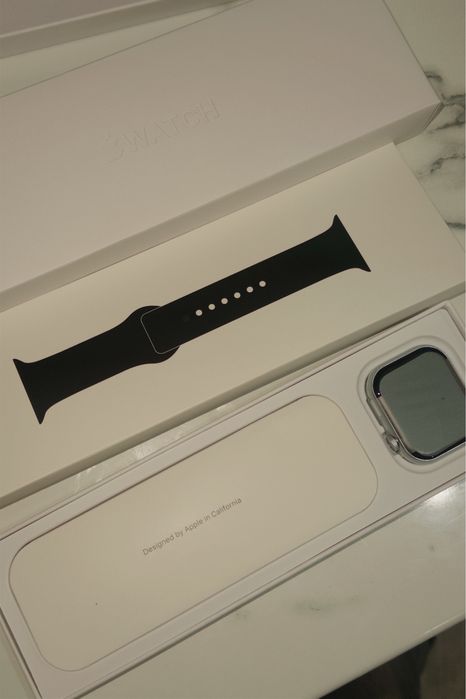 Смарт-часы в дизайне Apple Watch Series 10