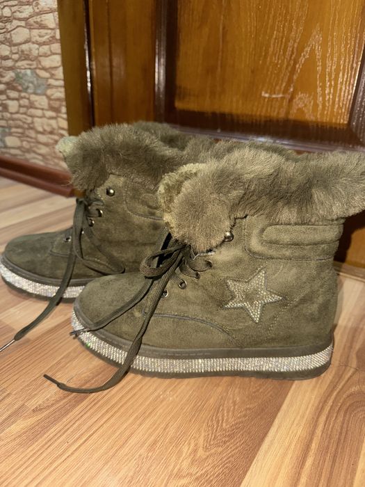 Продаю зимнюю обувь.Натуральная замша.