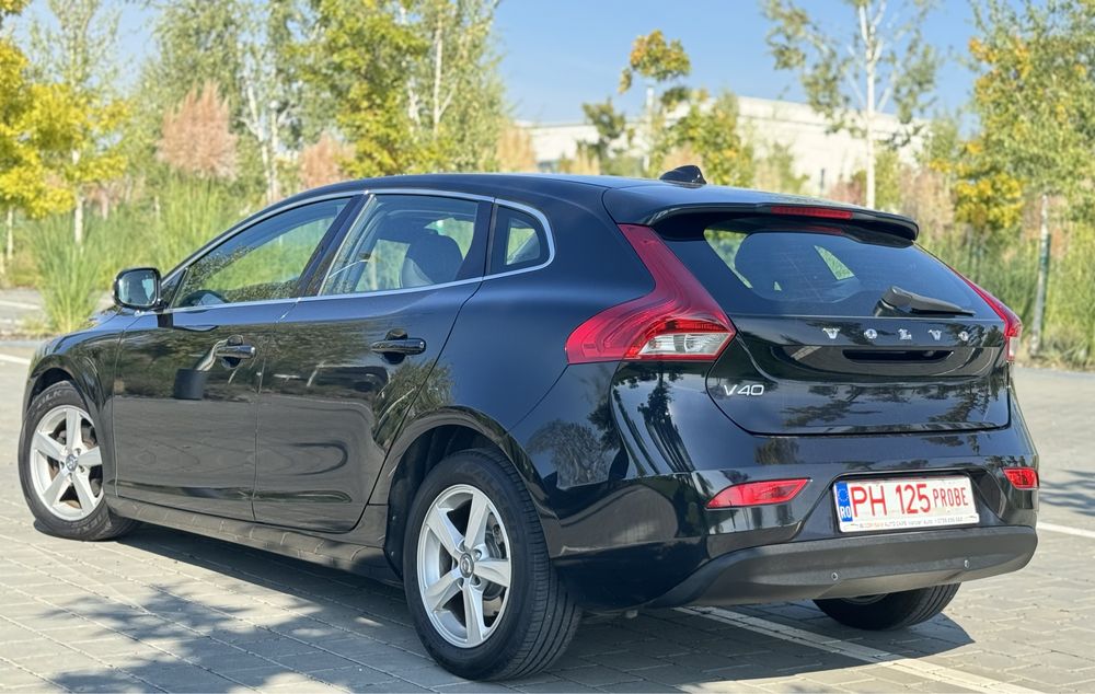 Volvo V40 D2 Momentum / 2013 / 115CP / NAVI - Posibilitate rate