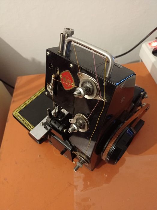 Продается оверлок