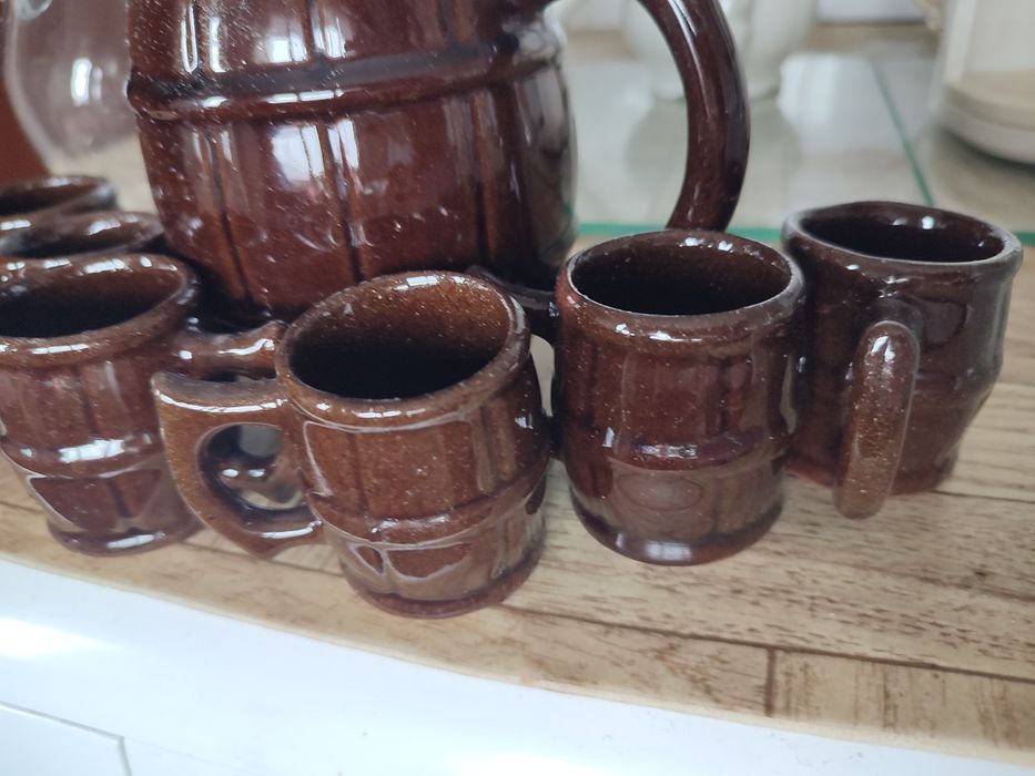 Чинийки за сладко и сервиз; Бъчвички'