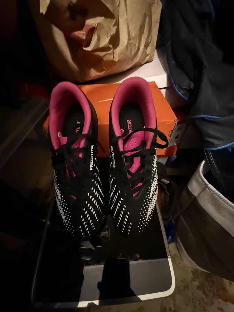 Детски бутонки на Addidas