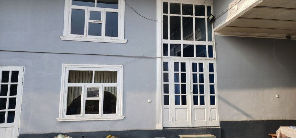 Уй сотилади жуда Зур жойда