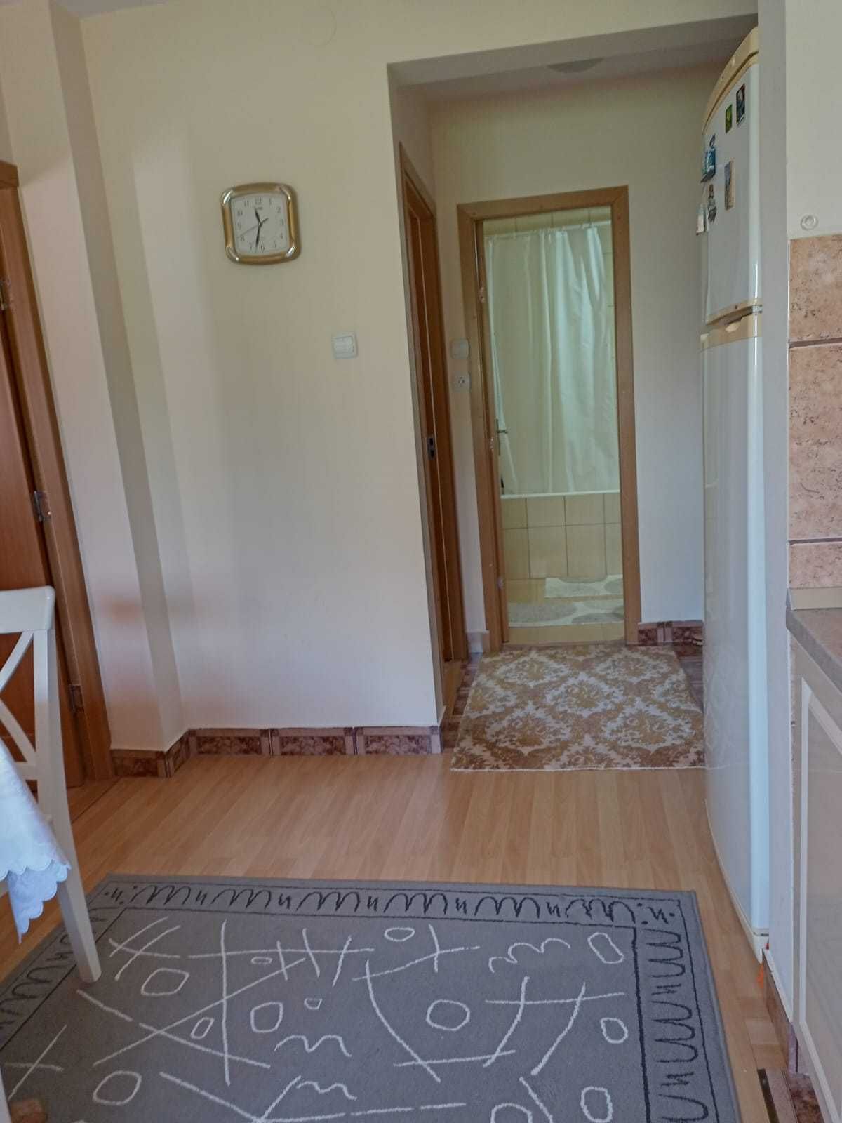 Vand apartament cu 2+1 camere 60mp