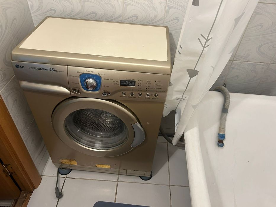 Продам стиральную машину на запчасти