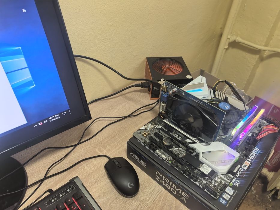 Kit i5 10400f placa baza și memorie ram 2X8=16g 3000mh rgb