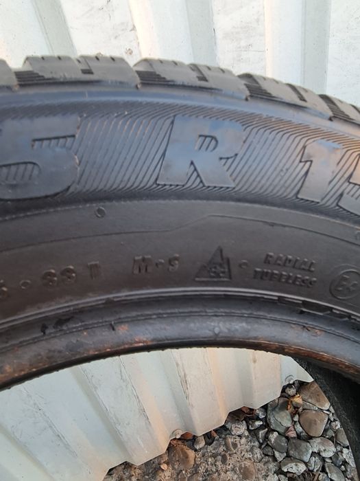 2 Anvelope de iarna*185/65R15*Semperit*LICHIDARE STOC*75 Lei Buc*