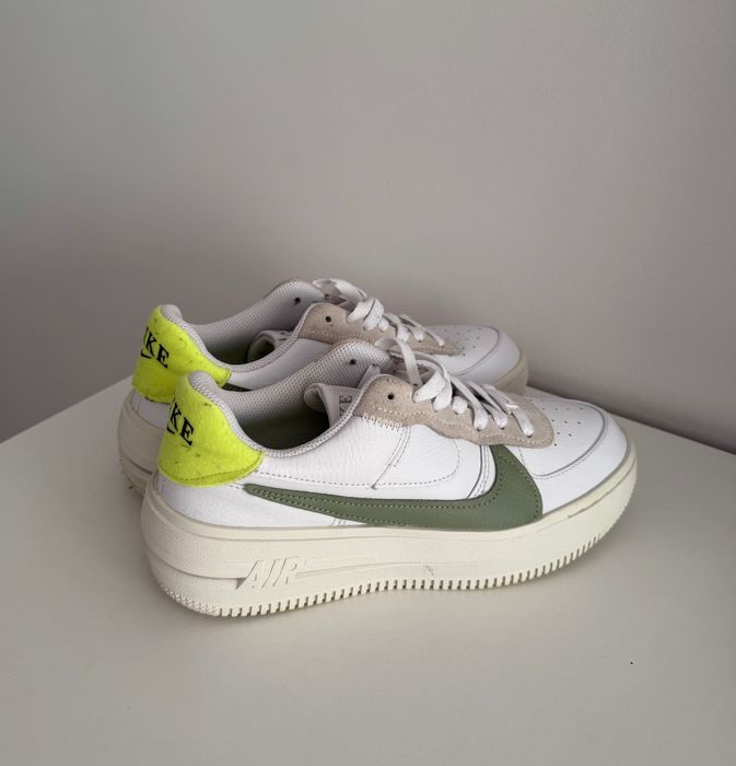 Обувки Nike дамски