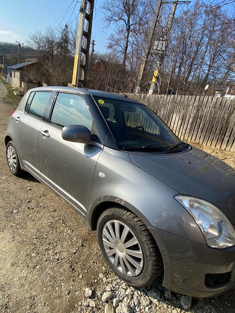 Vând Suzuki Swift