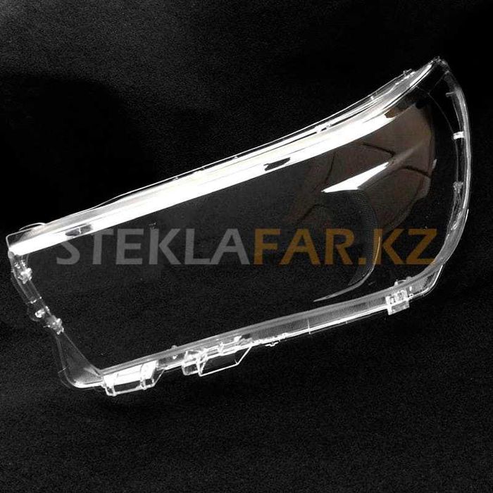 Стекла фар Toyota Hilux 8 / Тойота Хайлюкс 8 (с 2015 по 2020 г.в.)